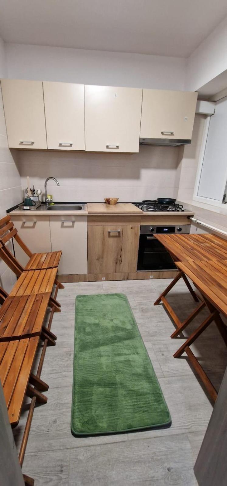 Apartament 3 Cam Grand Arena Bukarest Kültér fotó